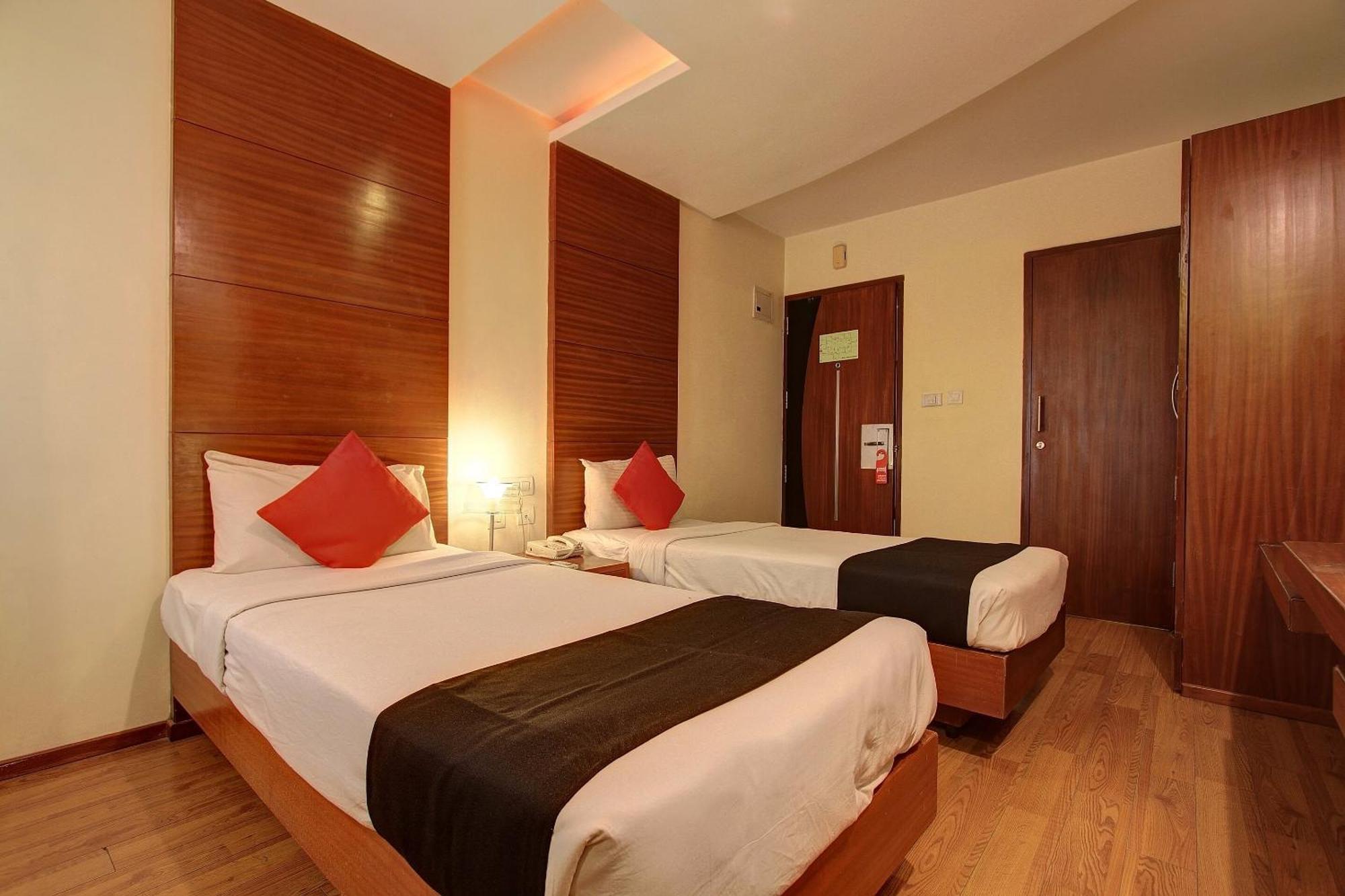 โอโย 72404 ไนดู พาเลซ Hotel บังกาลอร์ ภายนอก รูปภาพ