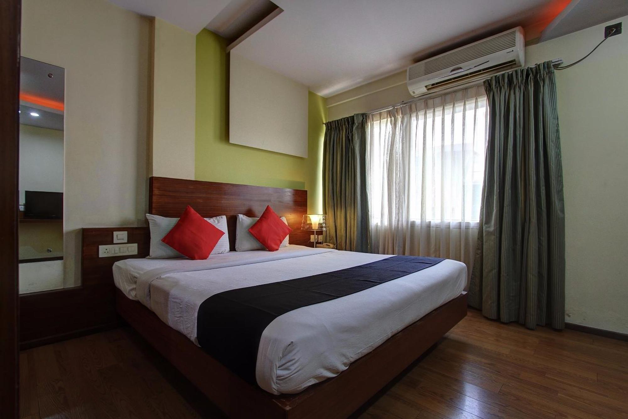 โอโย 72404 ไนดู พาเลซ Hotel บังกาลอร์ ภายนอก รูปภาพ
