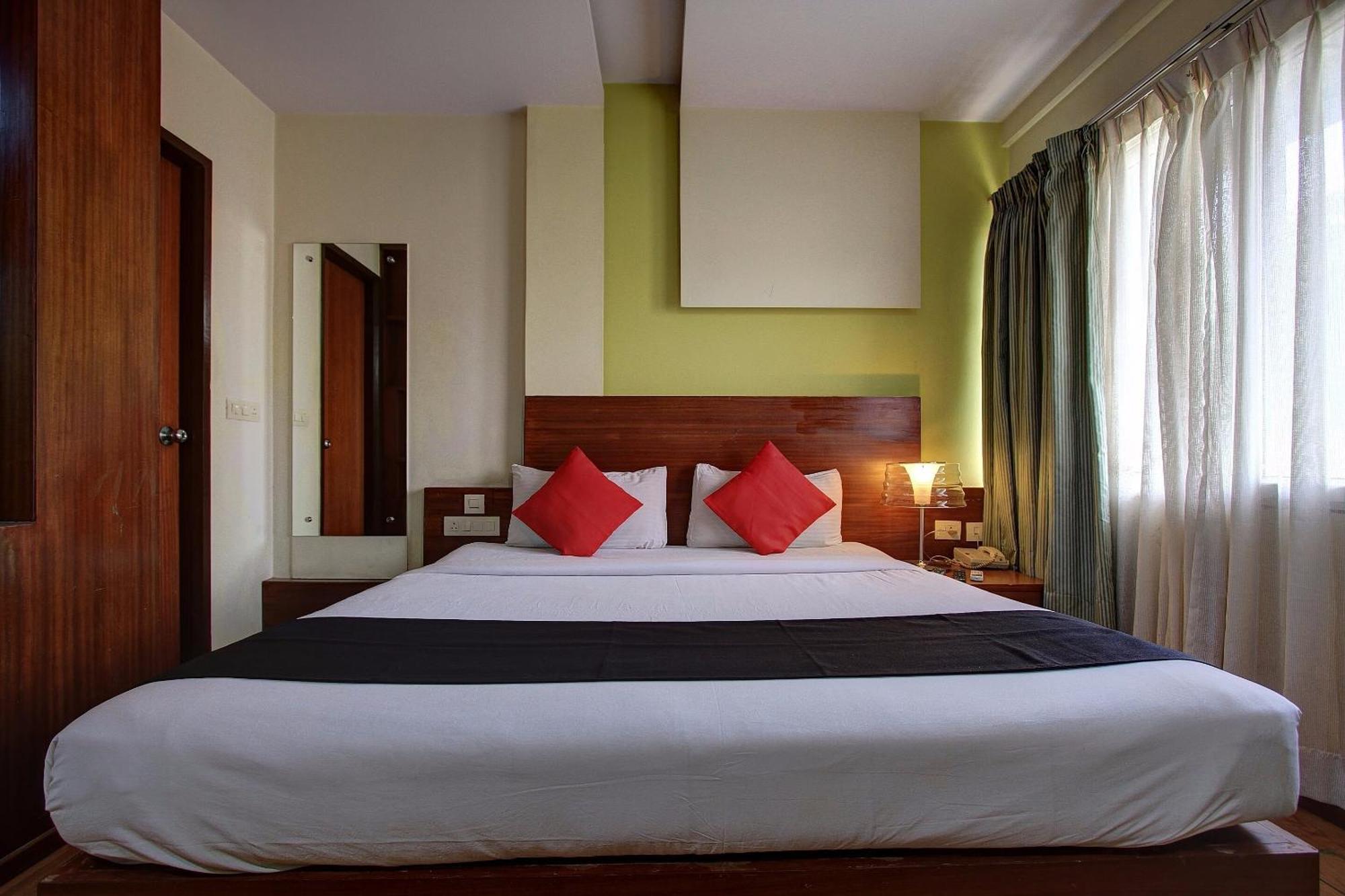 โอโย 72404 ไนดู พาเลซ Hotel บังกาลอร์ ภายนอก รูปภาพ