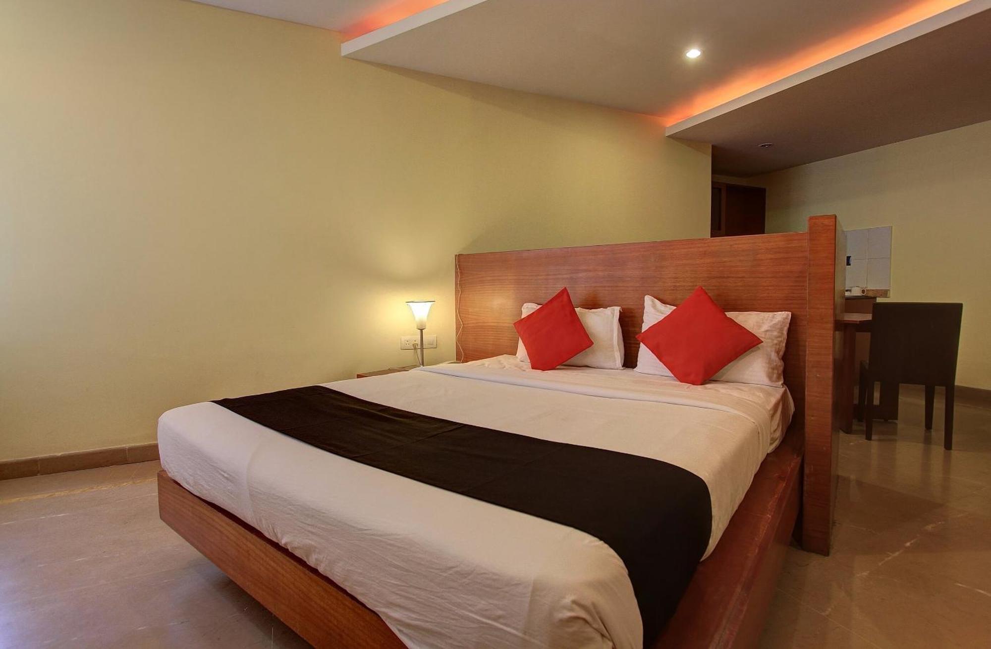 โอโย 72404 ไนดู พาเลซ Hotel บังกาลอร์ ภายนอก รูปภาพ